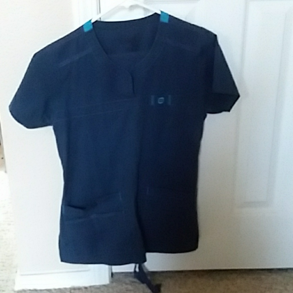 Scrub set